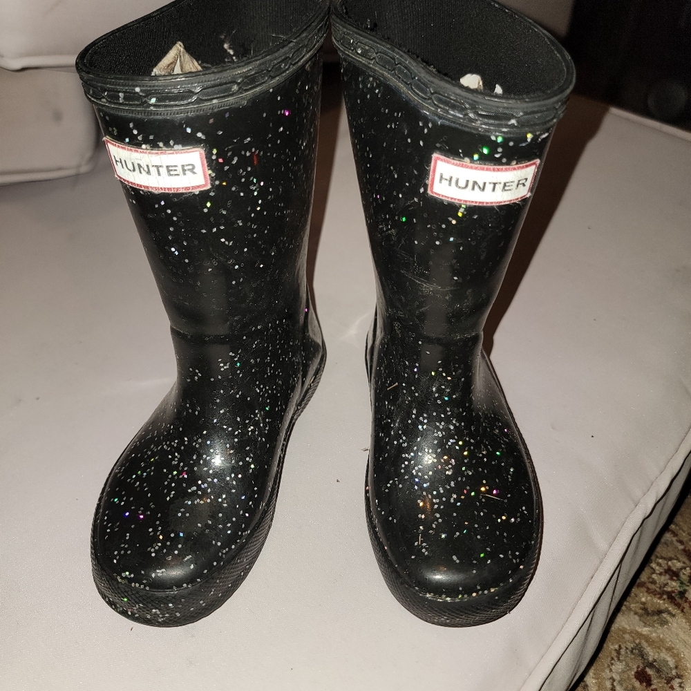 Toddler Girls size 7T hunter rain boots with sparkles on them.